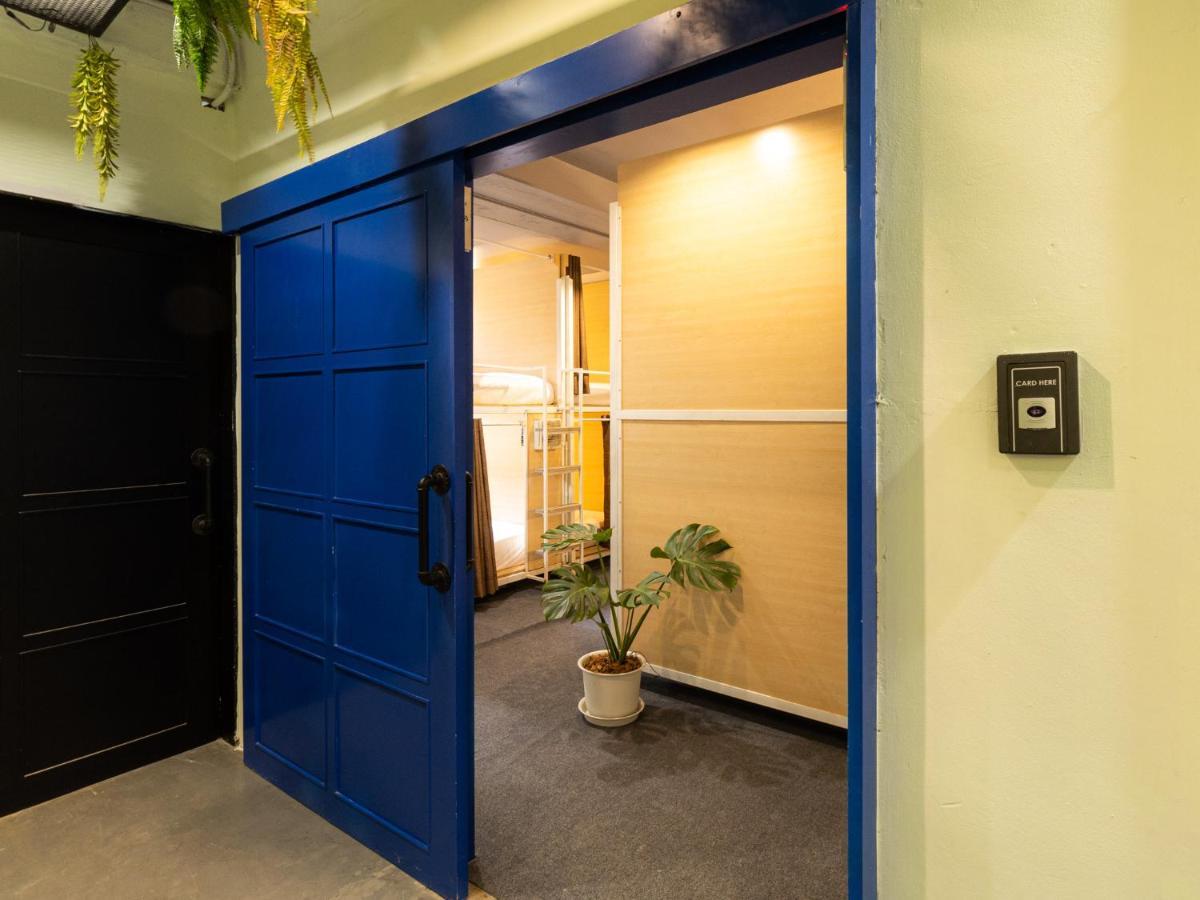 Khao San Social Capsule Hostel Bangkok Exterior foto